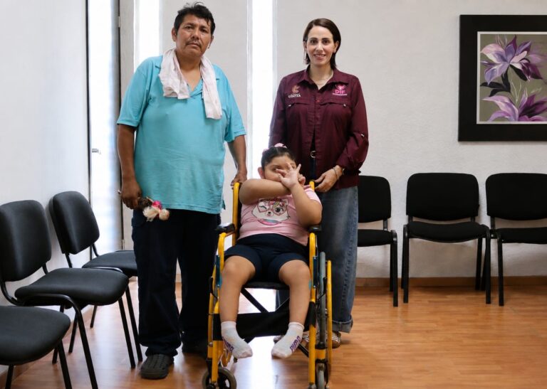 Una silla de ruedas, un nuevo apoyo para Flor Alondra: Pedro Miguel y Sonia Marie responden a petición de familia