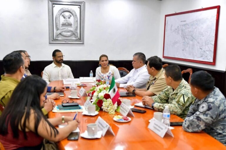 Fiscal General del Estado encabeza mesa de seguridad en Coatzacoalcos y supervisa unidades periciales de la región sur