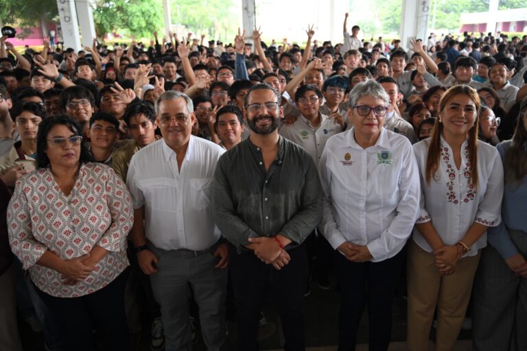 “No tengan miedo de tomar decisiones”, pide Pedro Miguel Rosaldo a estudiantes del ITESCO en arranque de semestre