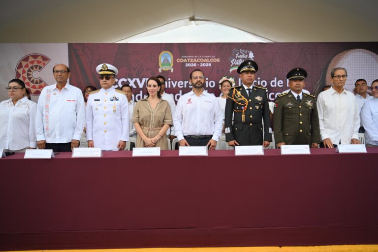 Coatzacoalcos conmemora el 216 Aniversario de la Independencia de México con Desfile Cívico Militar