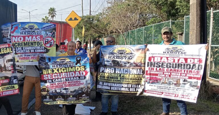 Transportistas del sur de Veracruz se unen a paro nacional: exigen alto a secuestros, extorsiones y carreteras destruidas